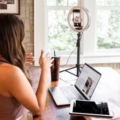 Գործարար Կնոջ Ա...